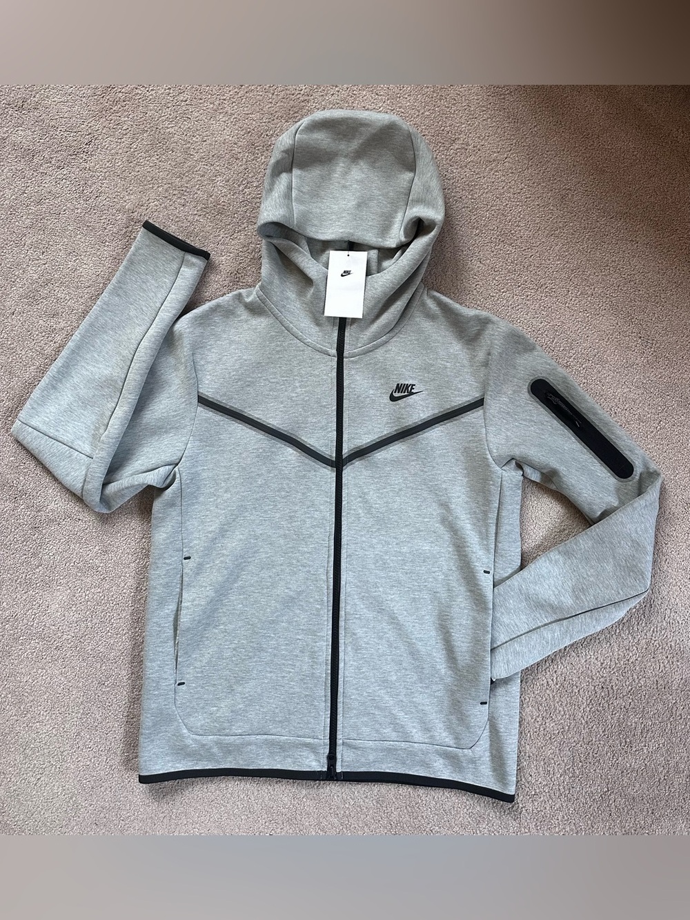 Nike Tech Knit Windrunner Hoodie Gray Men’s Size Medium NEW